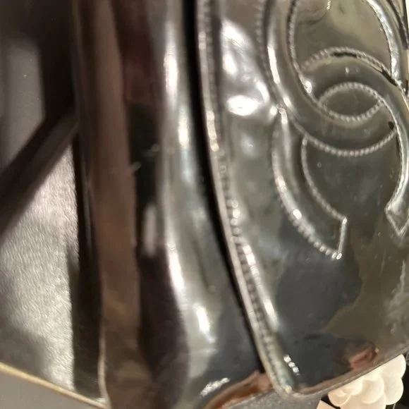 Black CHANEL PATENT LEATHER Wallet Double CC Short - Picture 7 of 16